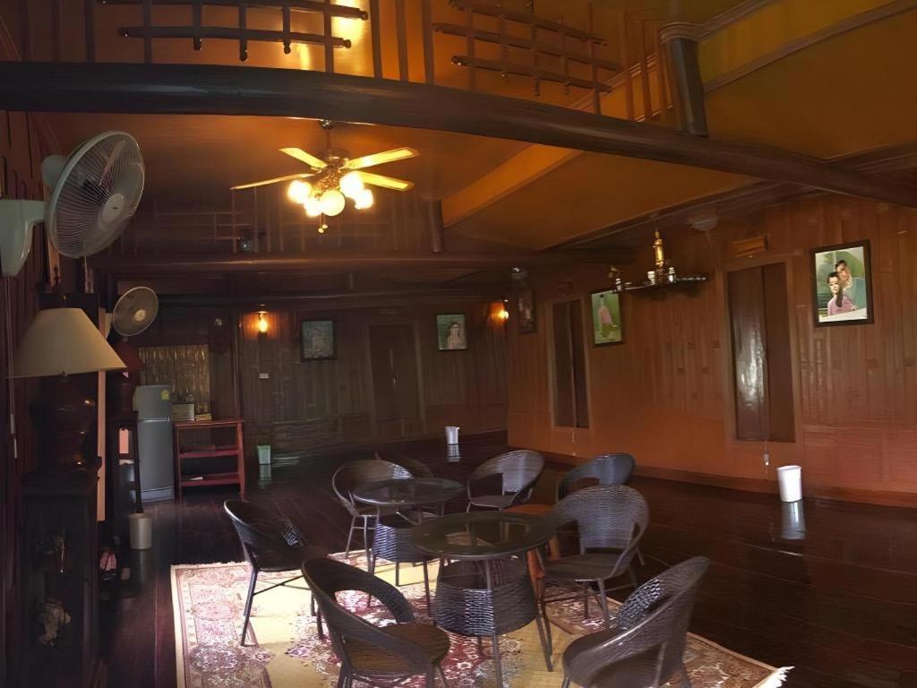 Ruennamyen Resort Amphawa Samut Songkhram Exteriör bild