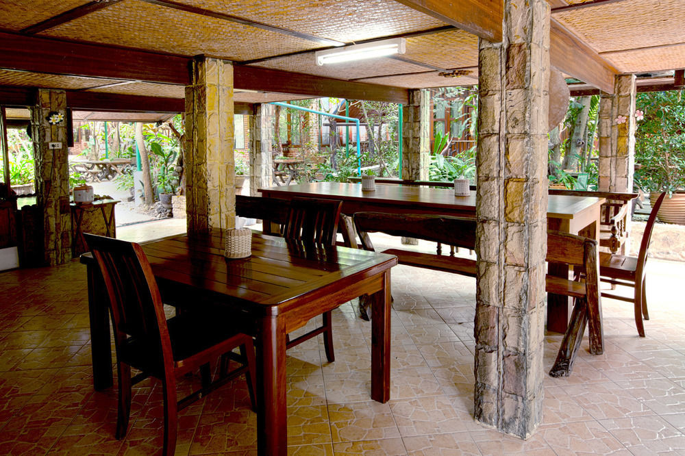 Ruennamyen Resort Amphawa Samut Songkhram Exteriör bild